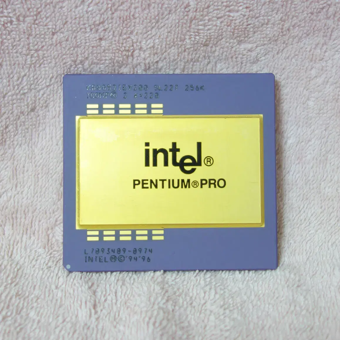 인텔 펜티엄 프로(PENTIUM PRO) 200MHz CPU (수집용)