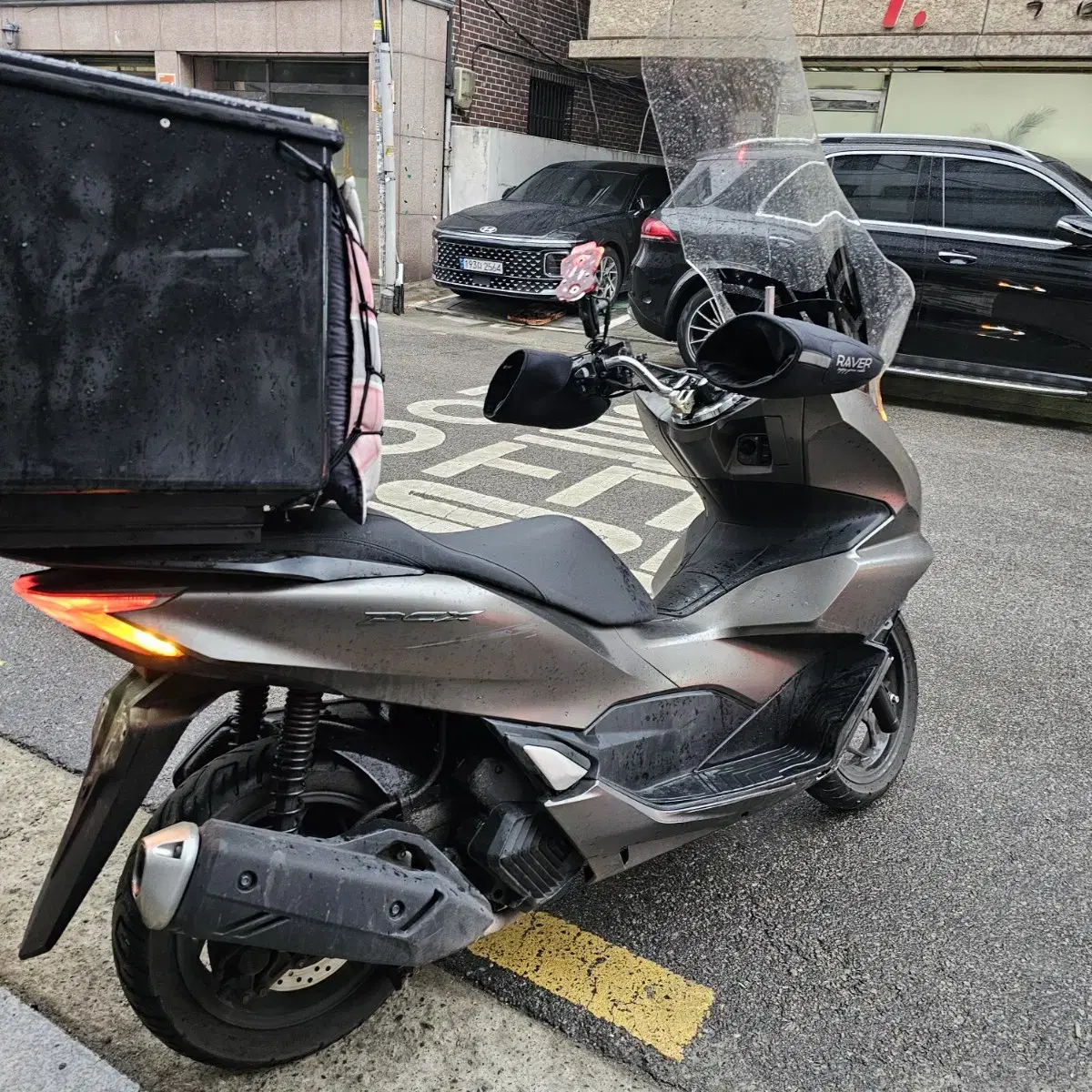 Pcx125 23년식 24000km 260만원 싸게 판매합니다! nmax