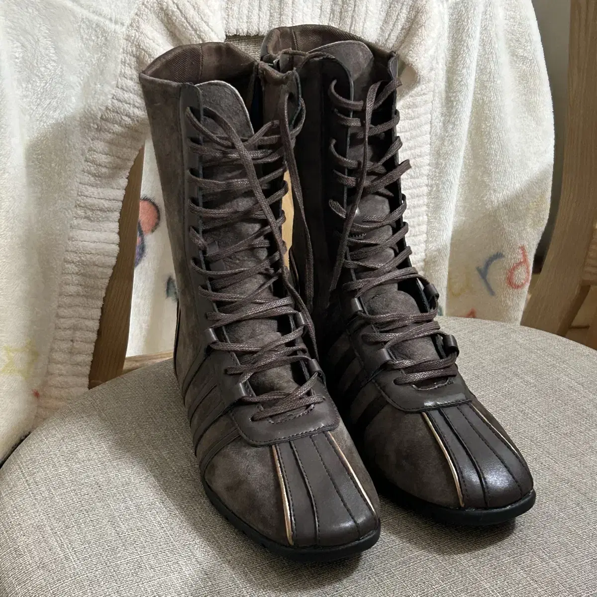 BLISS HIGH TOP SNEAKER BOOTS 브라운 235 새상품