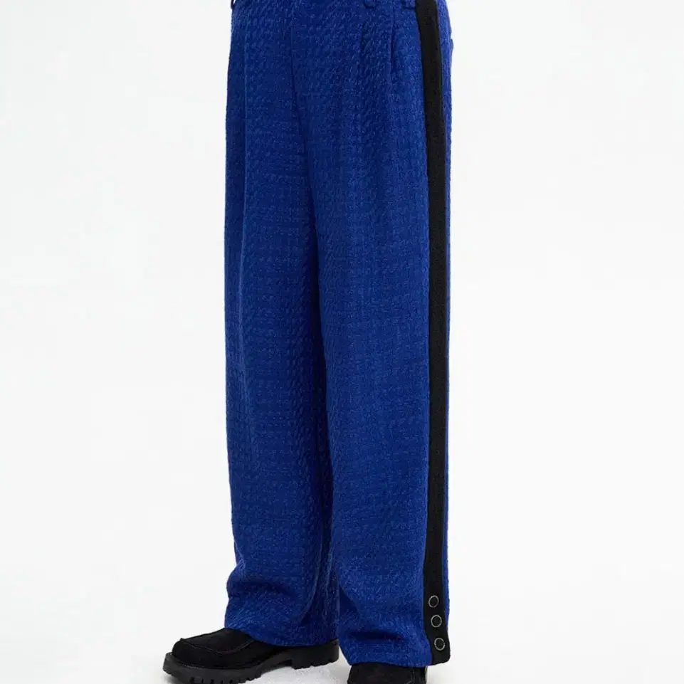 아더에러 22FW Briton Trousers A4 팝니다