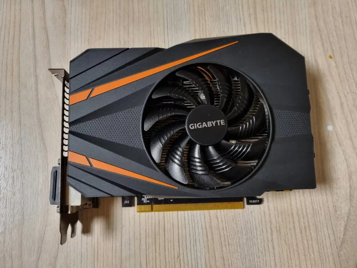 기가바이트 지포스 gtx 1060 6g 그래픽카드