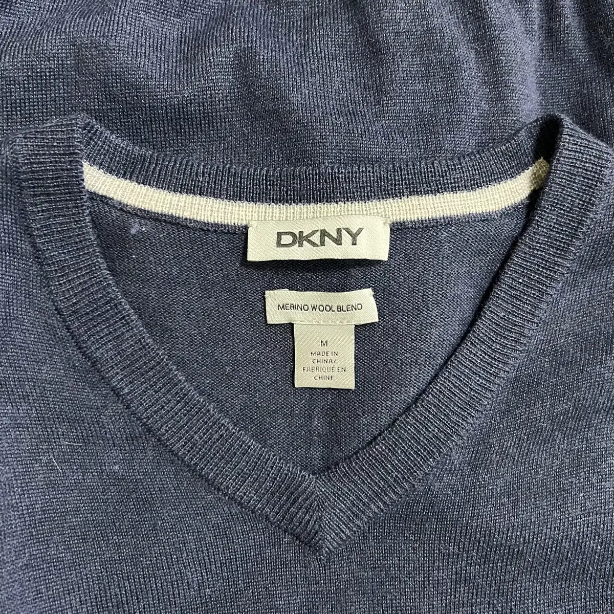 DKNY 남성 메리노울 브이넥니트티셔츠 M