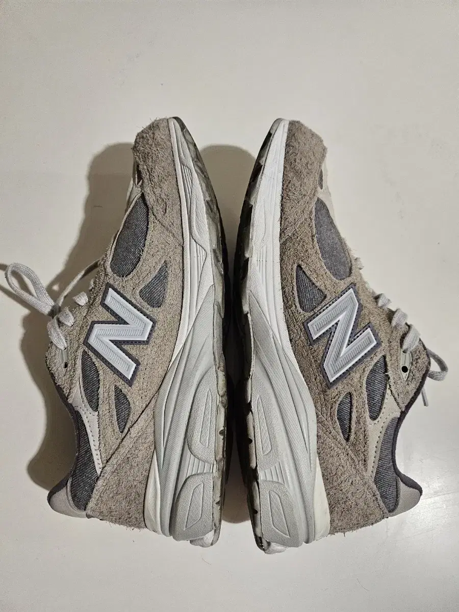 265사이즈 뉴발란스 x 리바이스 990v3 M990LV3