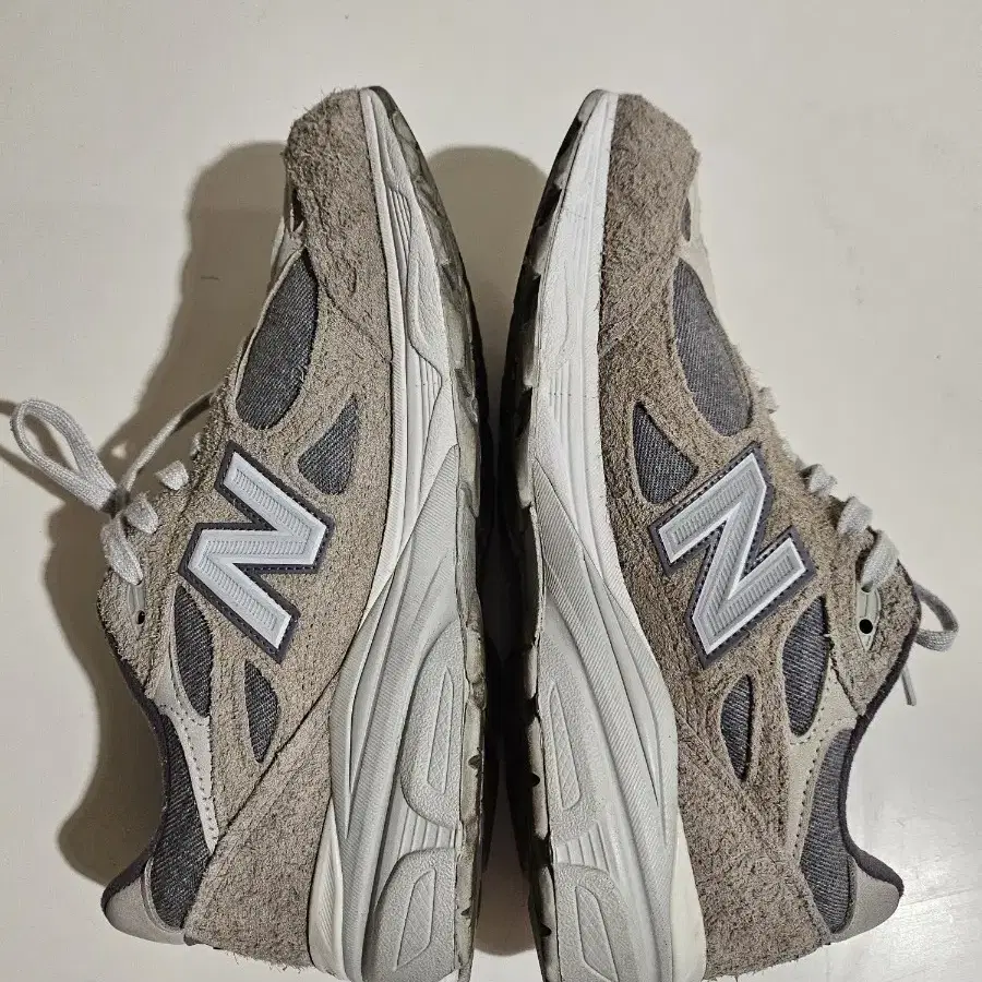 265사이즈 뉴발란스 x 리바이스 990v3 M990LV3