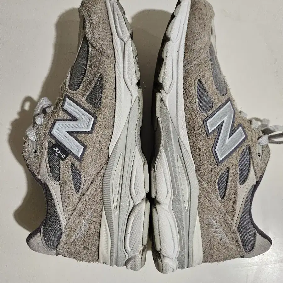 265사이즈 뉴발란스 x 리바이스 990v3 M990LV3