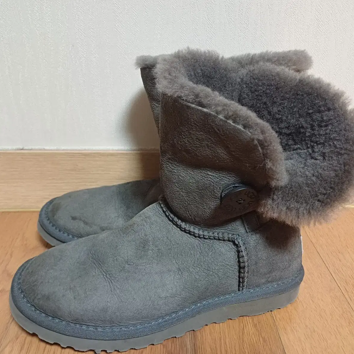 정품 UGG 어그부츠 230