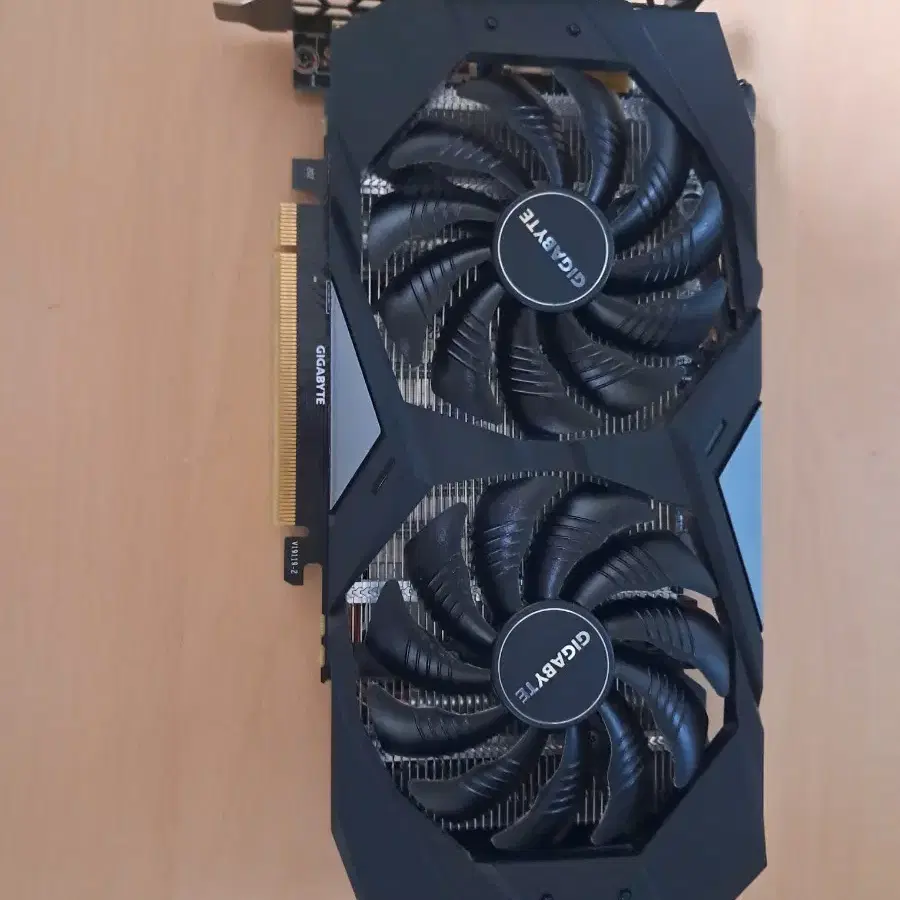 기가바이트 GTX1660 SUPER 팝니다