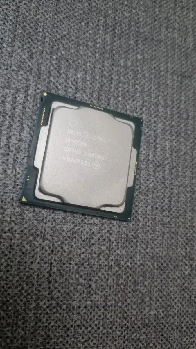 인텔 i5-8500 cpu 판매합니다.