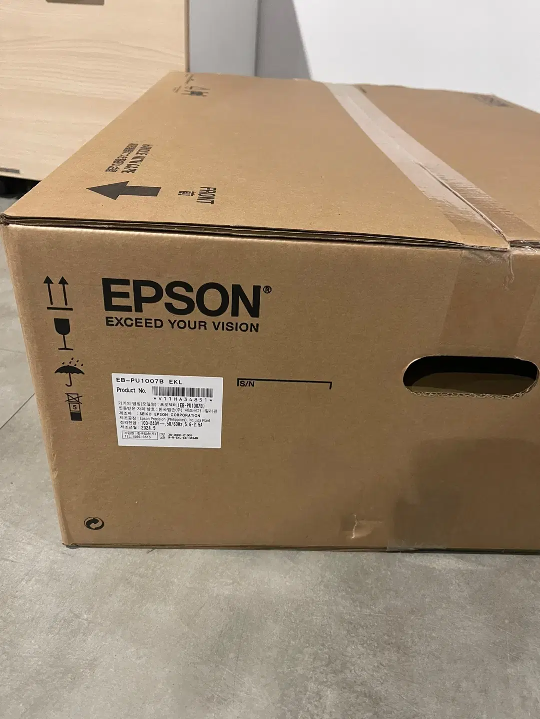 EPSON EB-PU1007B 프로젝터 with ELPLX01S 렌즈