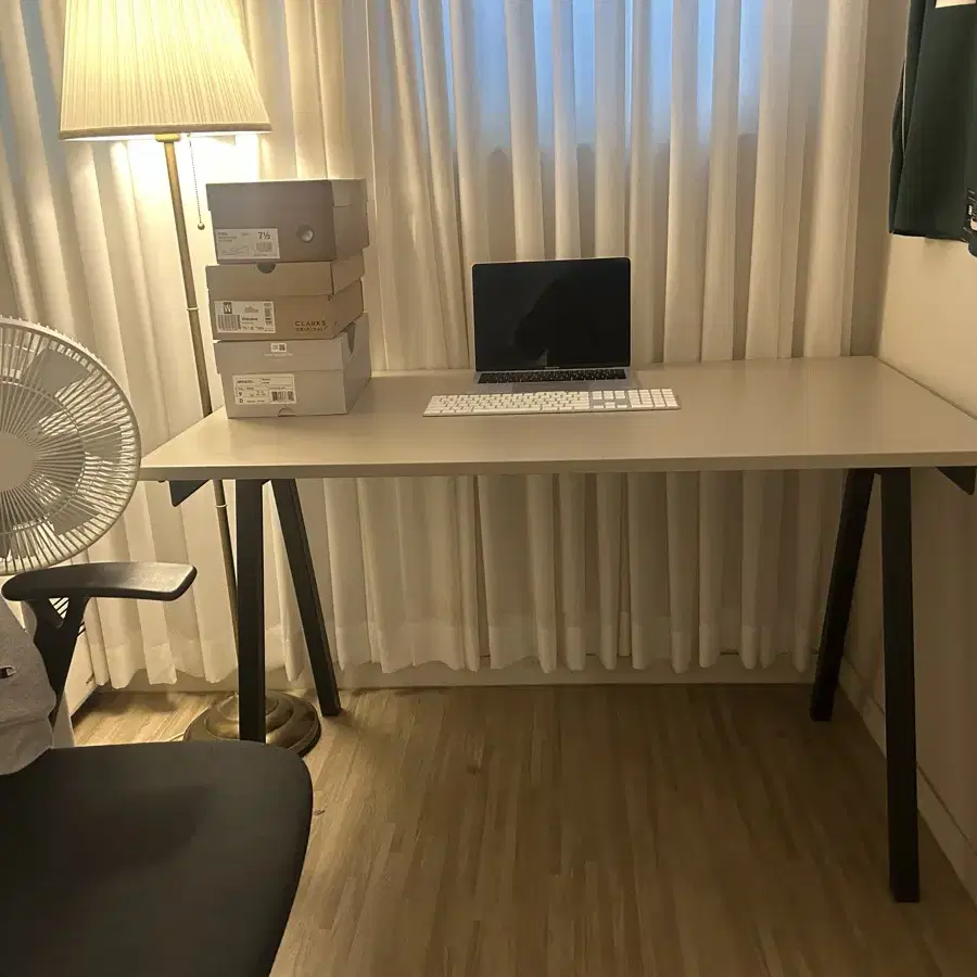 이케아(IKEA) 책상(DESK) 트로텐 팝니다 A급