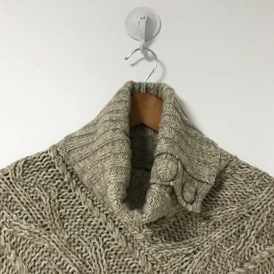 vintage turtle neck tassel cape knit