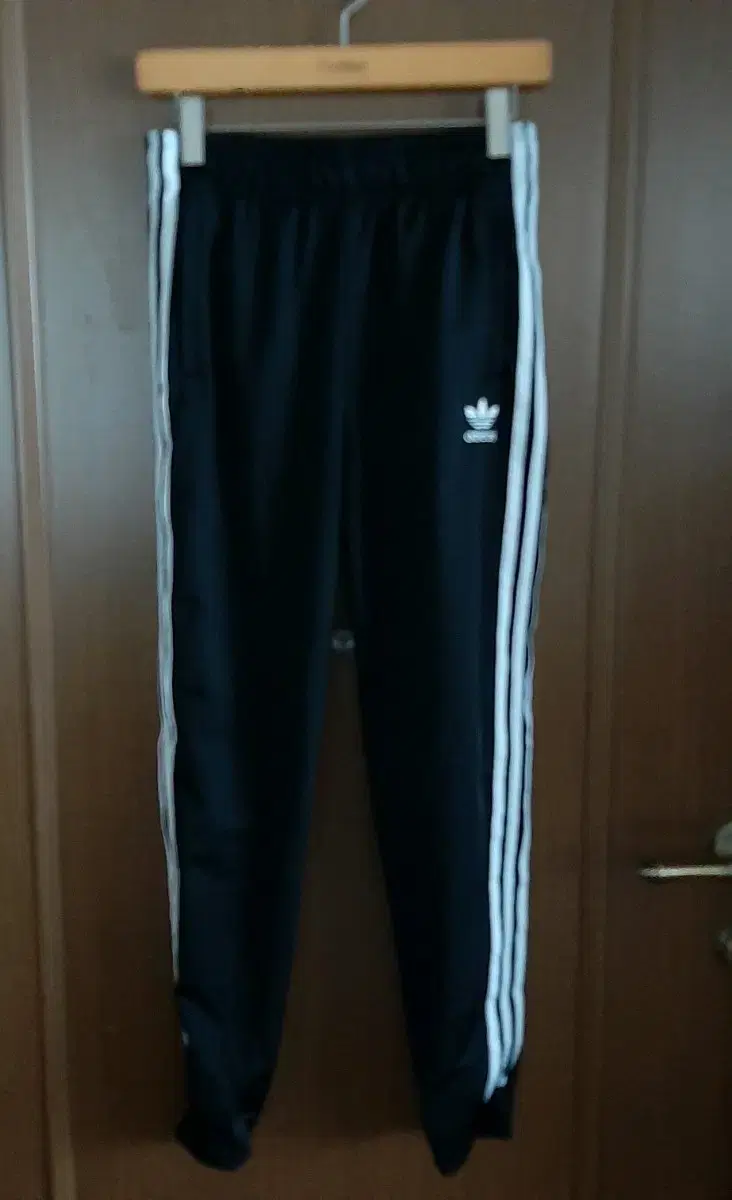 Adidas jersey jogger pants size 160