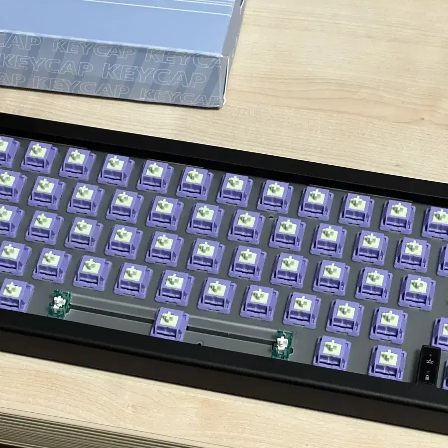 gmk67 블랙 키보드 (히야신스 v2 스위치, 사오파오 키캡)