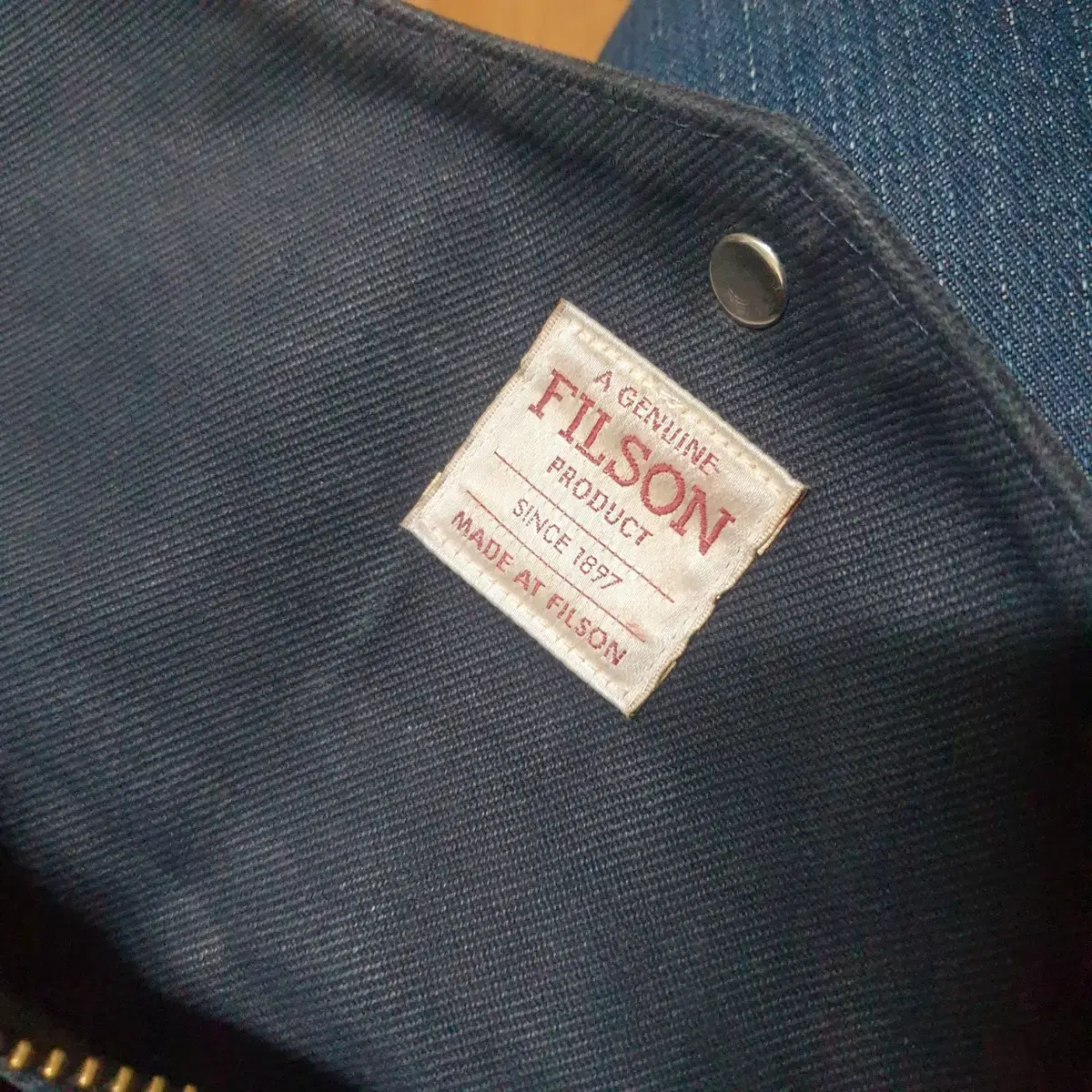 Filson 256 브리프케이스 네이비