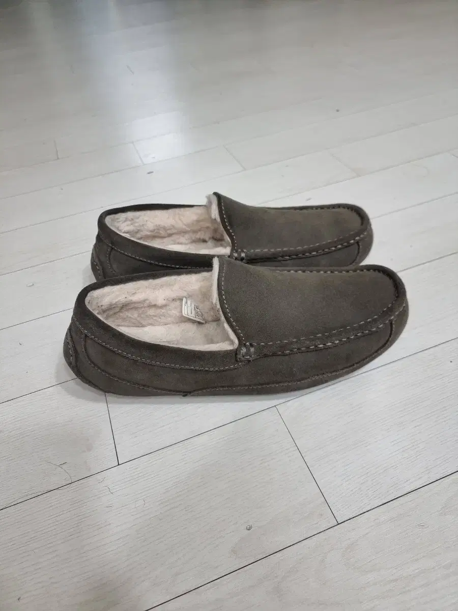 UGG  260(미국 정품