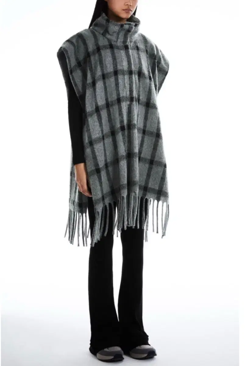 ZARA OVERSIZE PONCHO WITH FRINGING