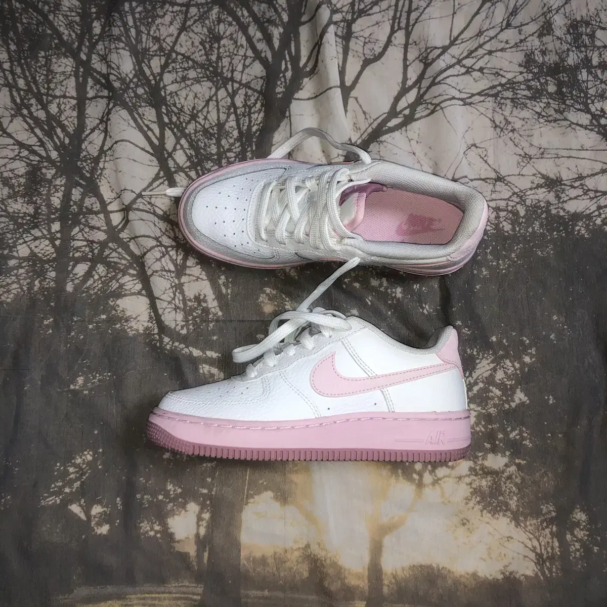 Vintage Nike Air Force pink