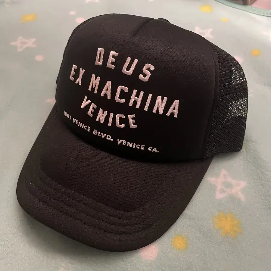 Deus ex machina 베니스 어드레스 트러커 캡