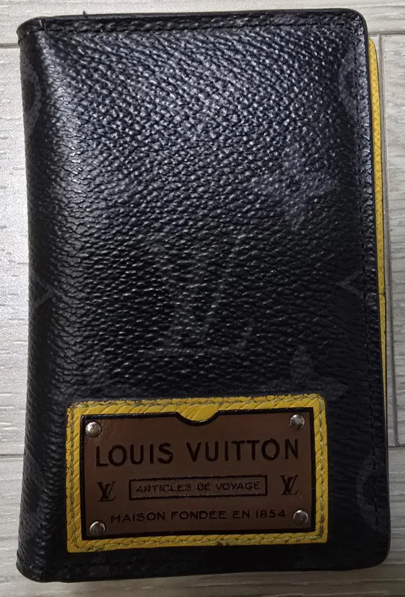 limited edition, Louis Vuitton, Gaston Organizer Card Wallet