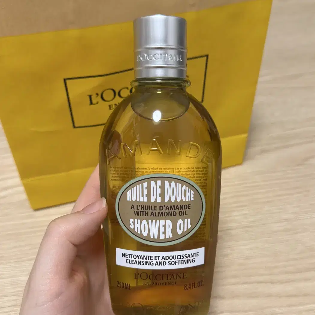 록시땅 아몬드 샤워오일 250ml 새것