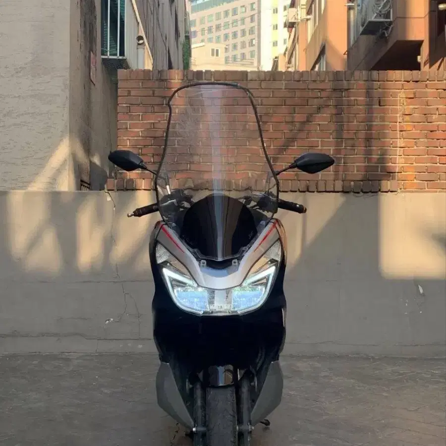 18년식 PCX125 중고 바이크 판매합니다