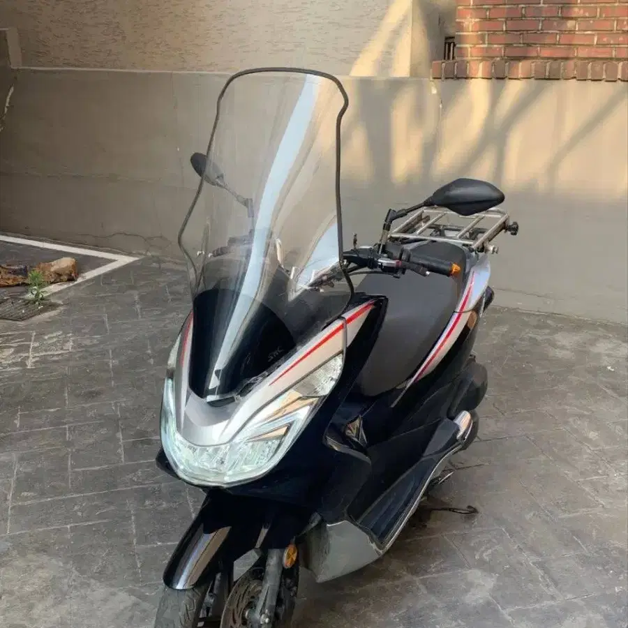 18년식 PCX125 중고 바이크 판매합니다