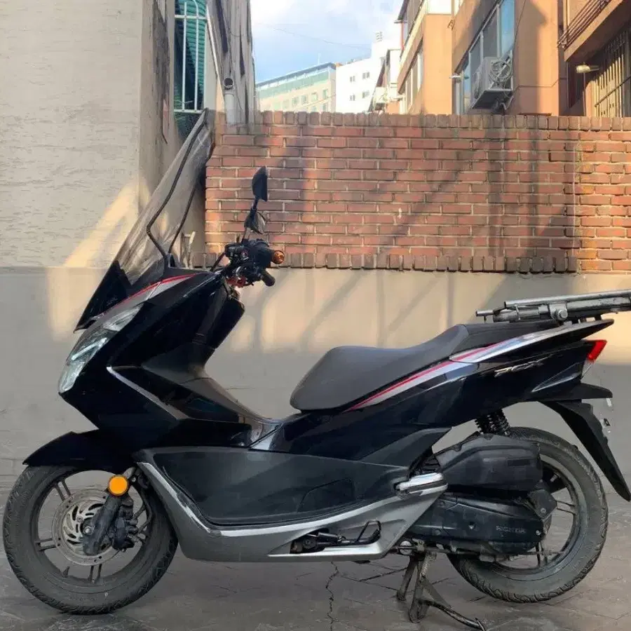 18년식 PCX125 중고 바이크 판매합니다