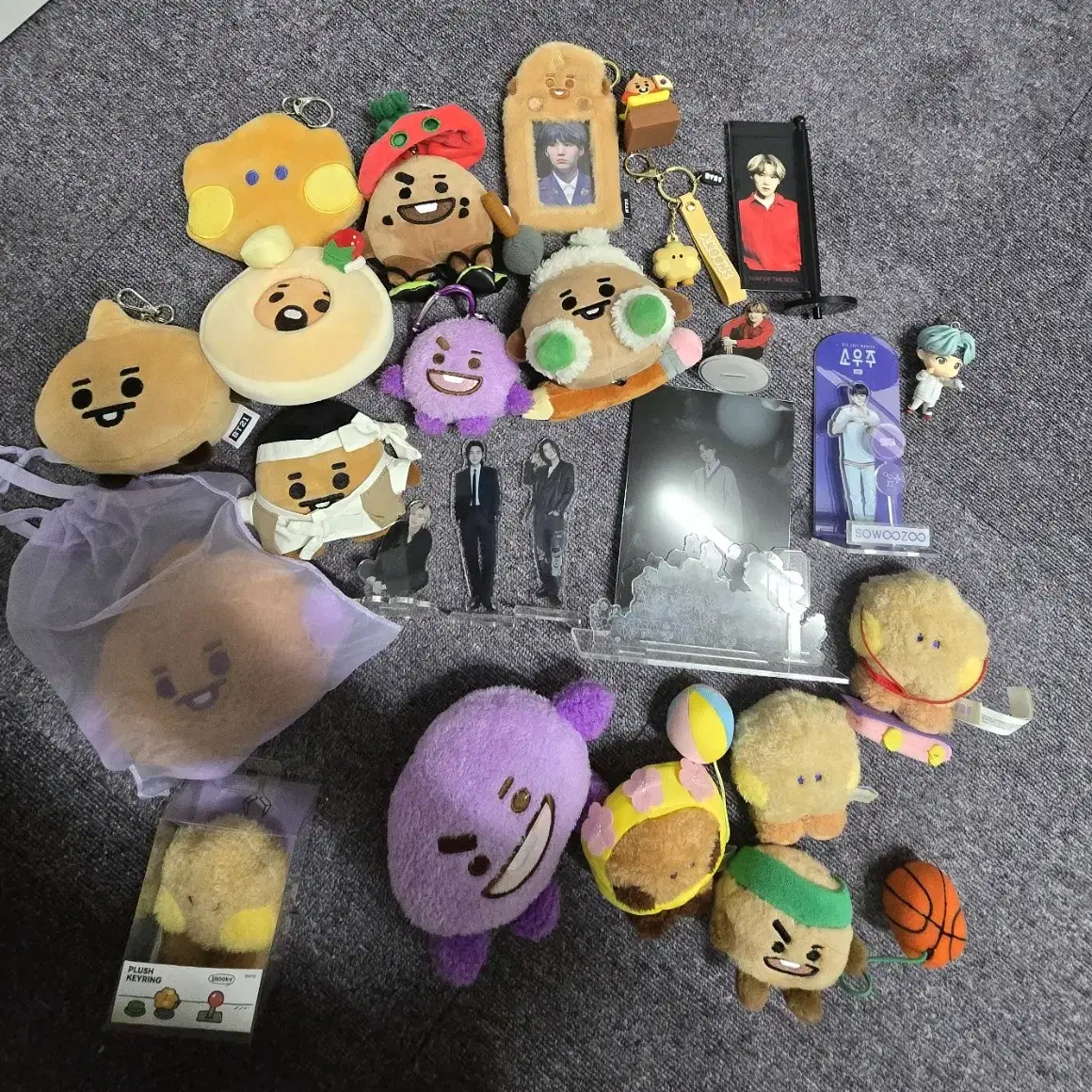 Bt21 슈키랑 공식 굿즈 아크릴 일괄 판매해요