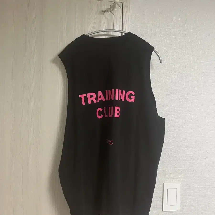 UVU TRAINING CLUB CUT-OFF(M) pink