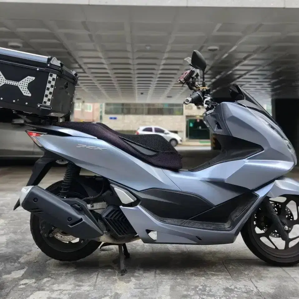 혼다 PCX 125 ABS 21년식 알루미늄 탑박스