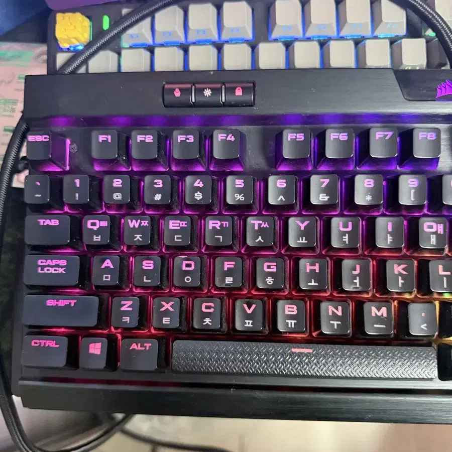 커세어 k70 tkl RGB 적축