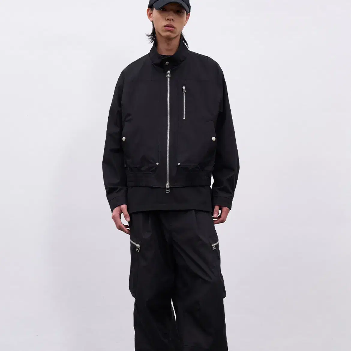 [이에이 X 짱구대디] ANGLE CARGO PANTS Black