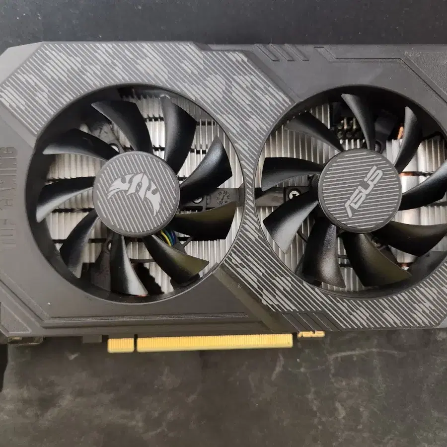 ASUS 지포스 GTX 1650 SUPER 슈퍼 TUF 팝니다.