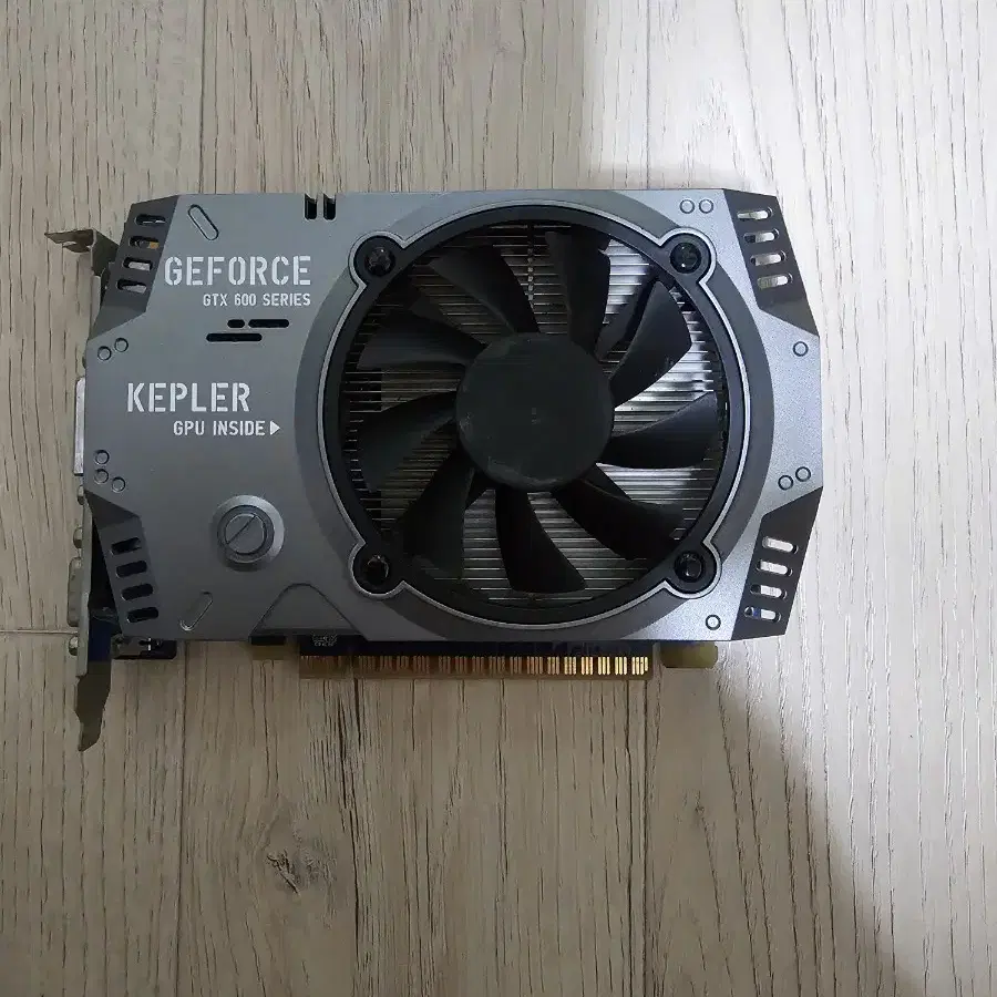 갤럭시 지포스 GTX650 1GB DDR5 그래픽카드