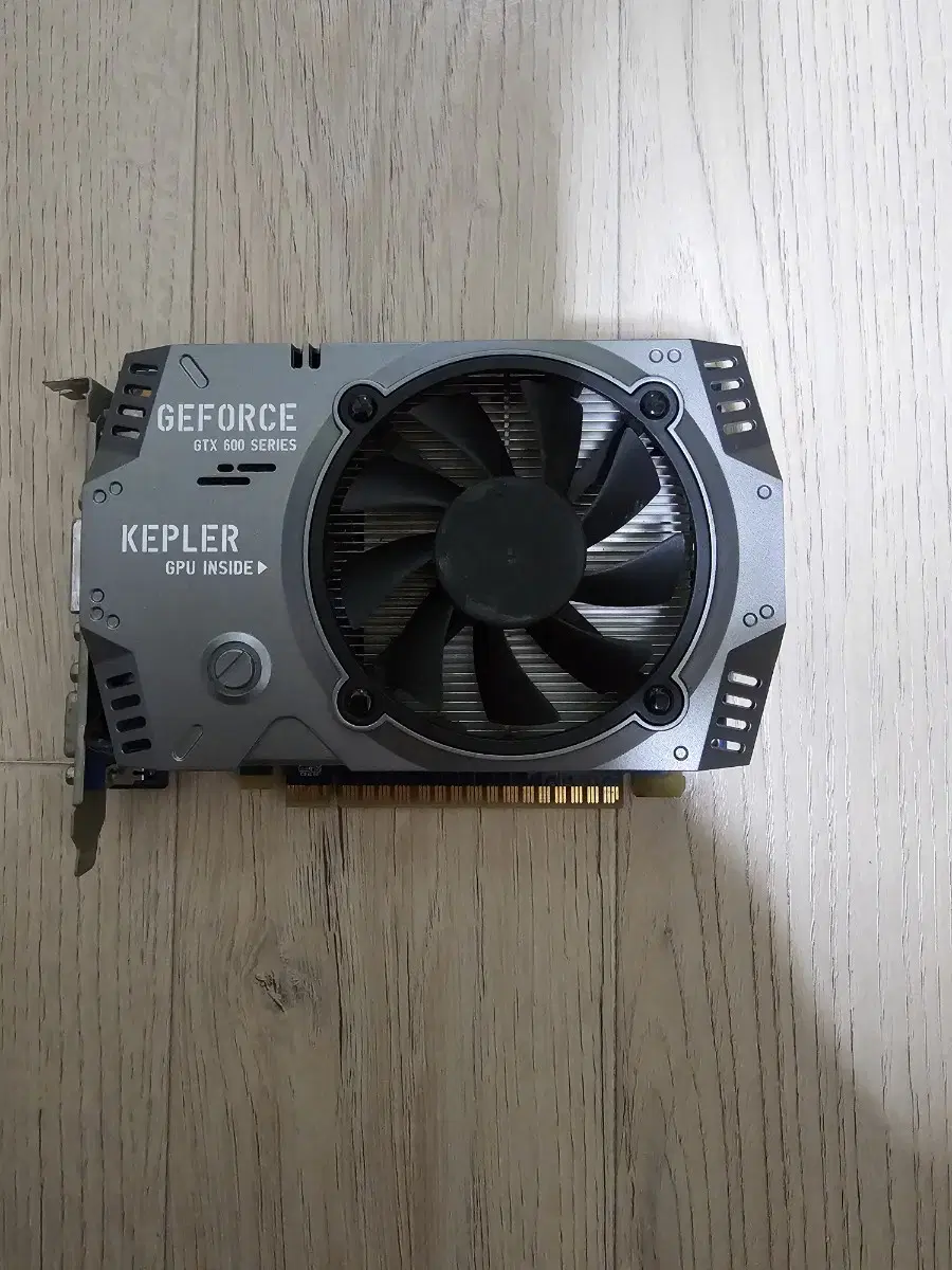 갤럭시 지포스 GTX650 1GB DDR5 그래픽카드