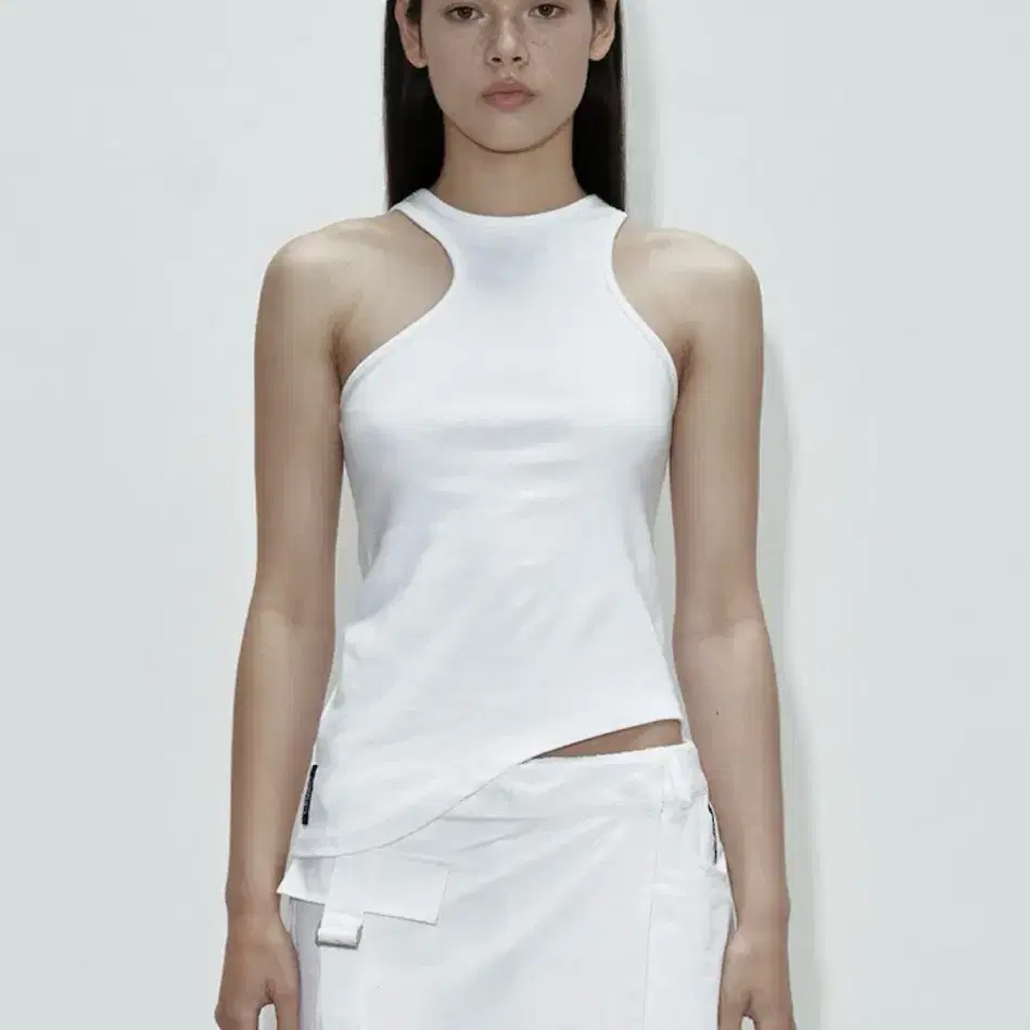 [cerric] ASYMMETRY SLEEVELESS / WHITE