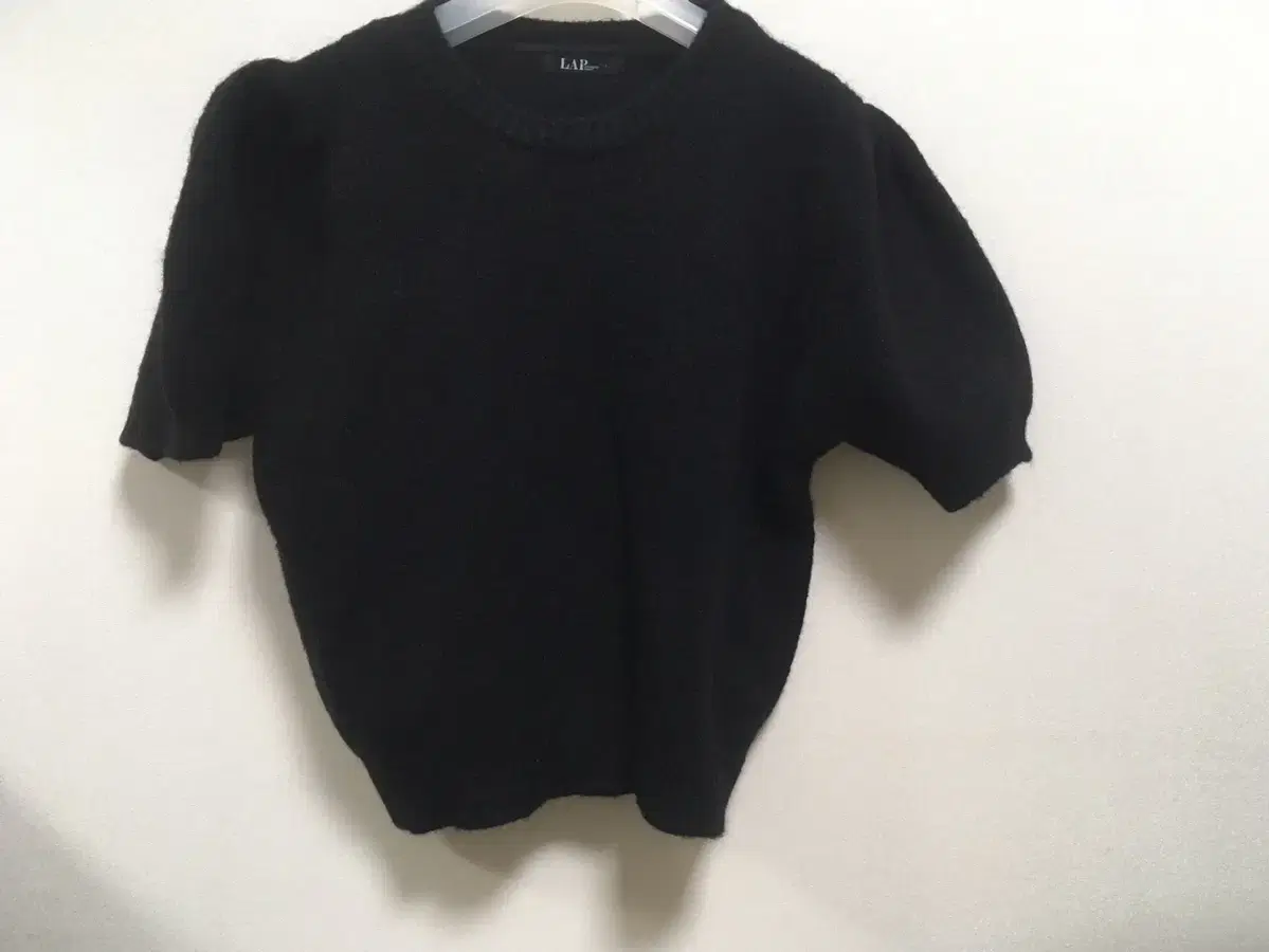 LAP Puff Vahn Short Sleeve Knit (Black)