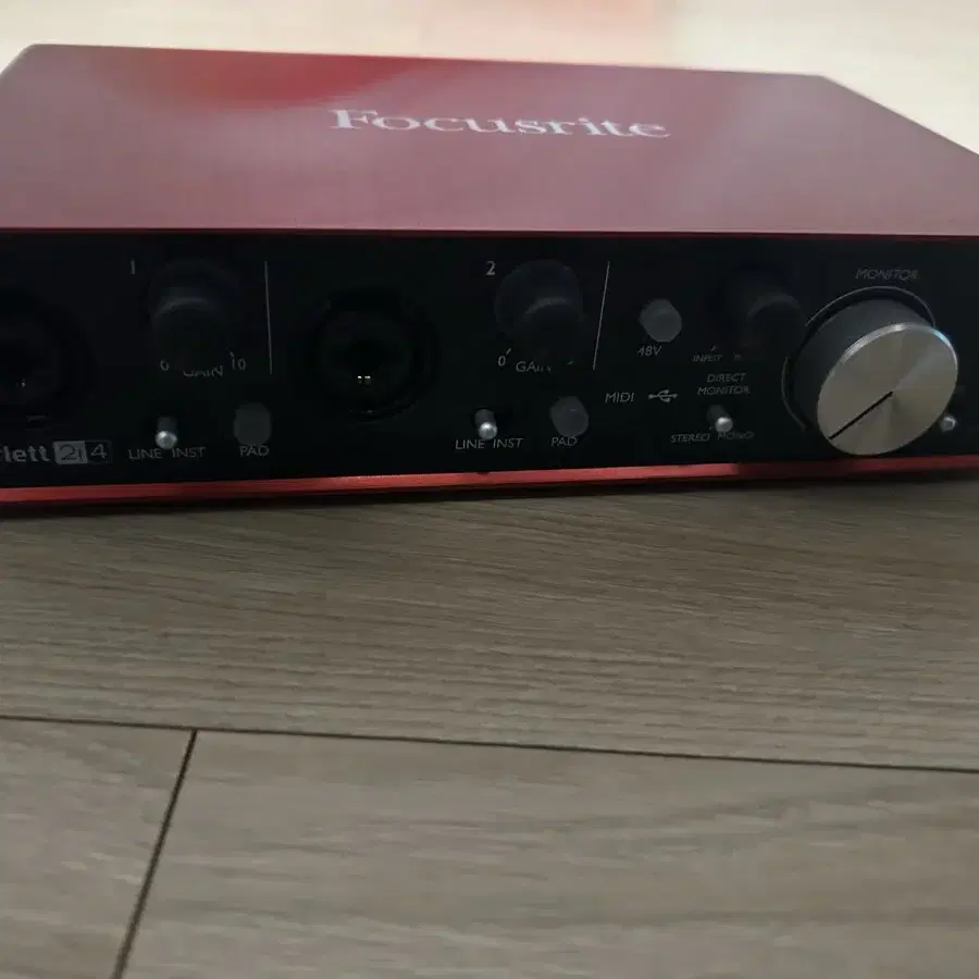 급처 Focusrite Scarlett 2i4 오디오 인터페이스 팝니다