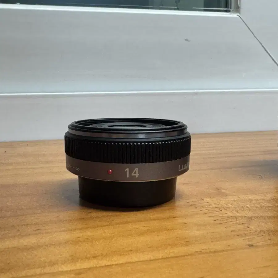 파나소닉 14mm 2.5 렌즈