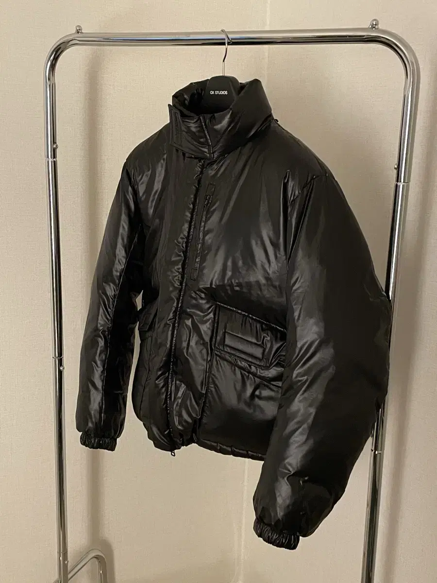 이얼즈어고 Black Short Puffer Jacket 푸퍼 패딩 S