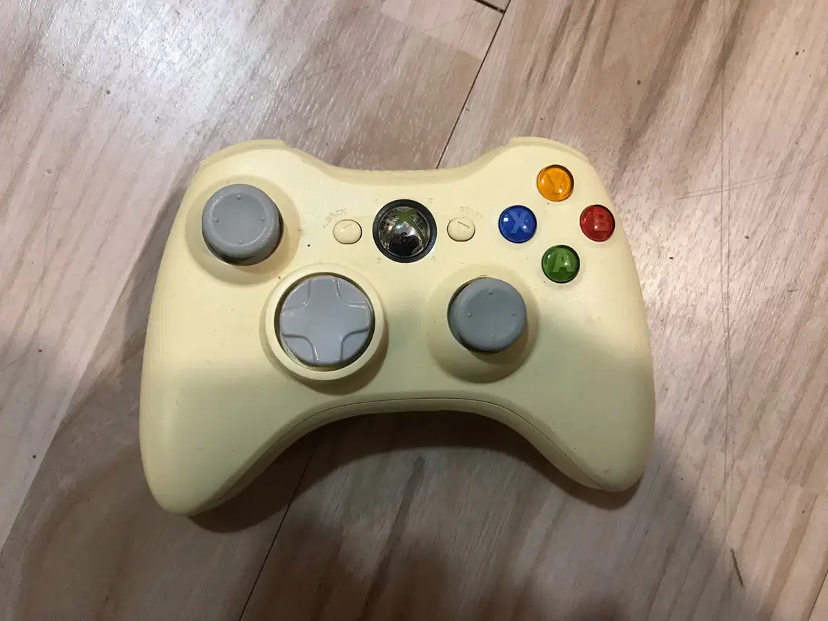 XBOX360 컨트롤러 변색 2