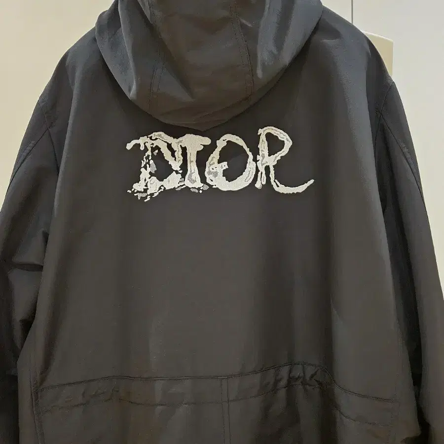 DIOR 디올옴므 X PETER DOIG 백 로고 블랙후드 자켓 새상품급