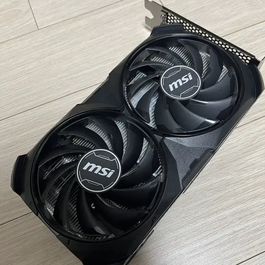 Msi 4060ti 그래픽카드