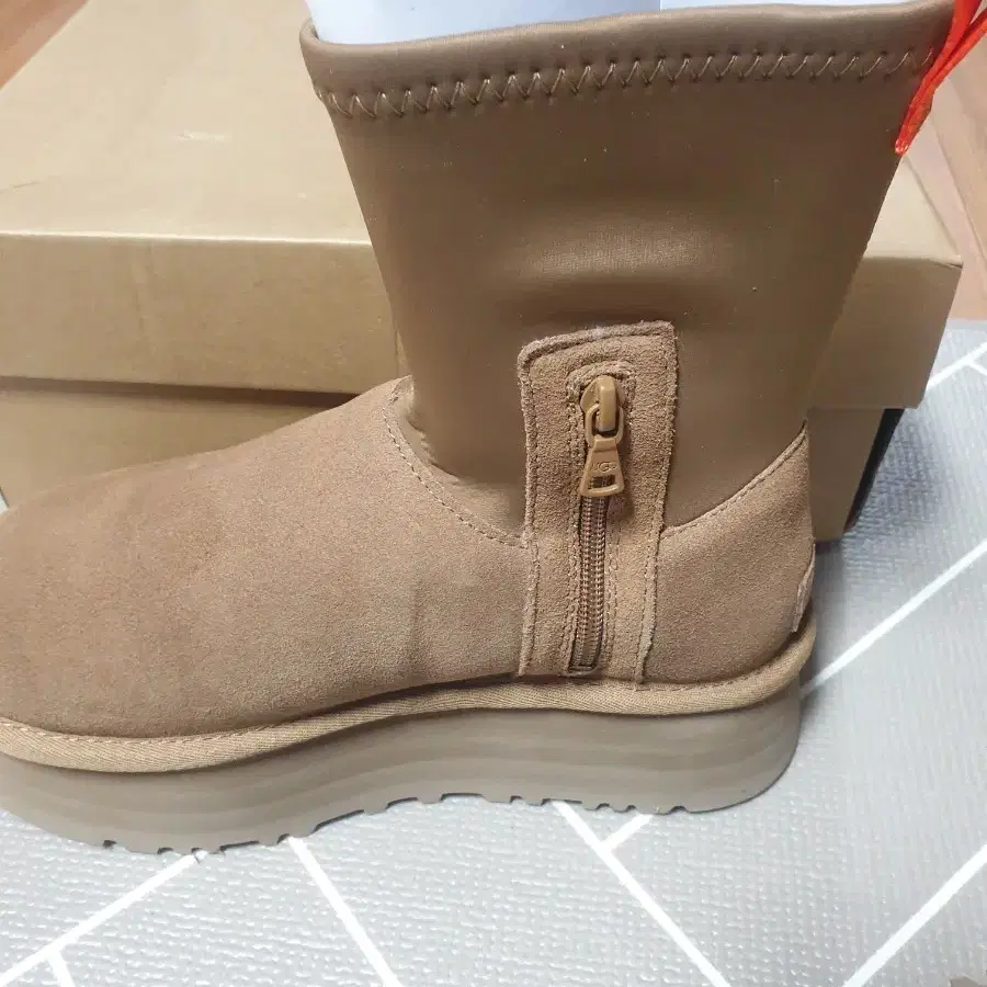 어그부츠 UGG 7사이즈 235~240 미사용