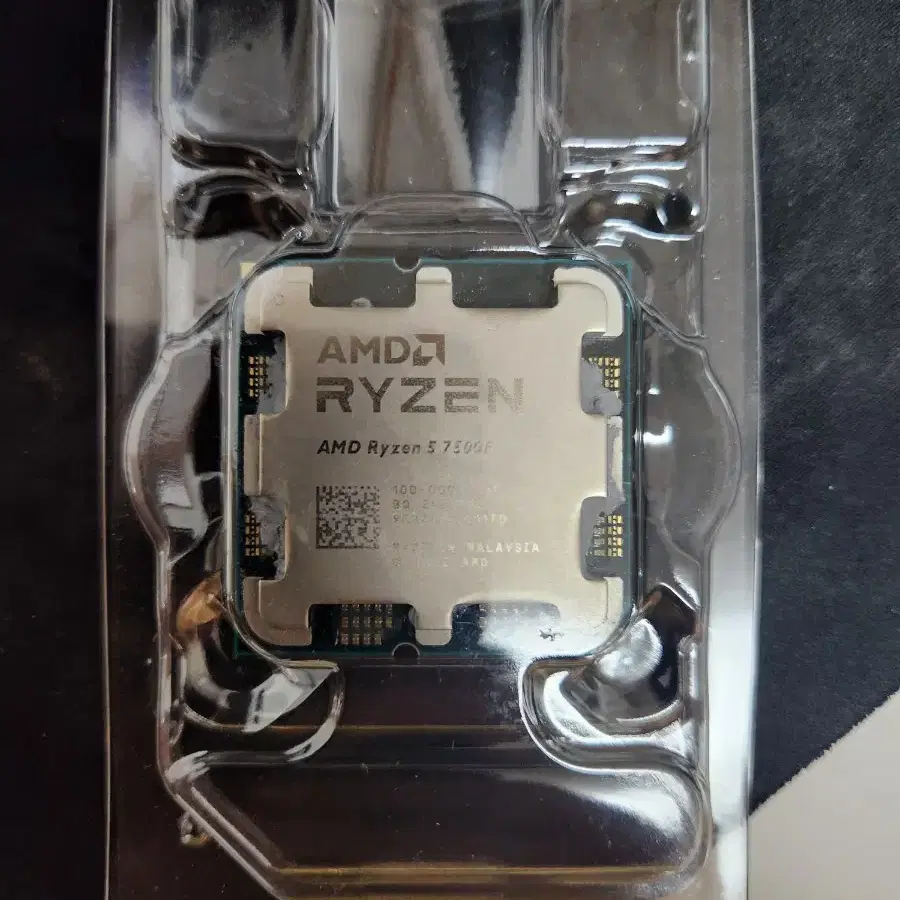 AMD 라이젠5 7500F CPU 팝니다.