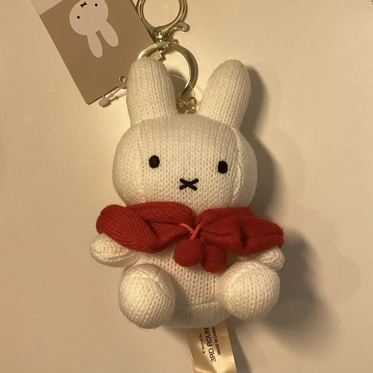 니트 망또 미피 화이트 인형 뜨개 목도리 키링 miffy