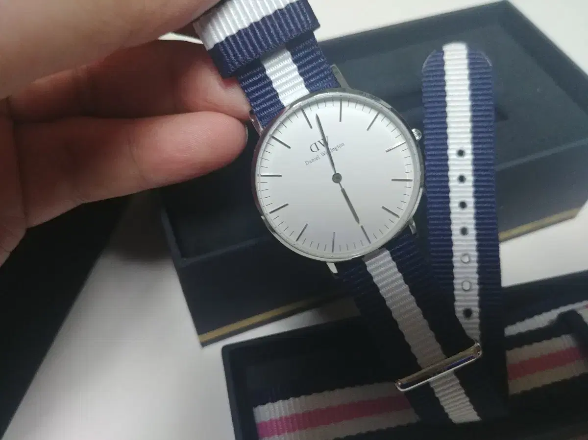 다니엘 웰링턴 클래식 40mm 시계