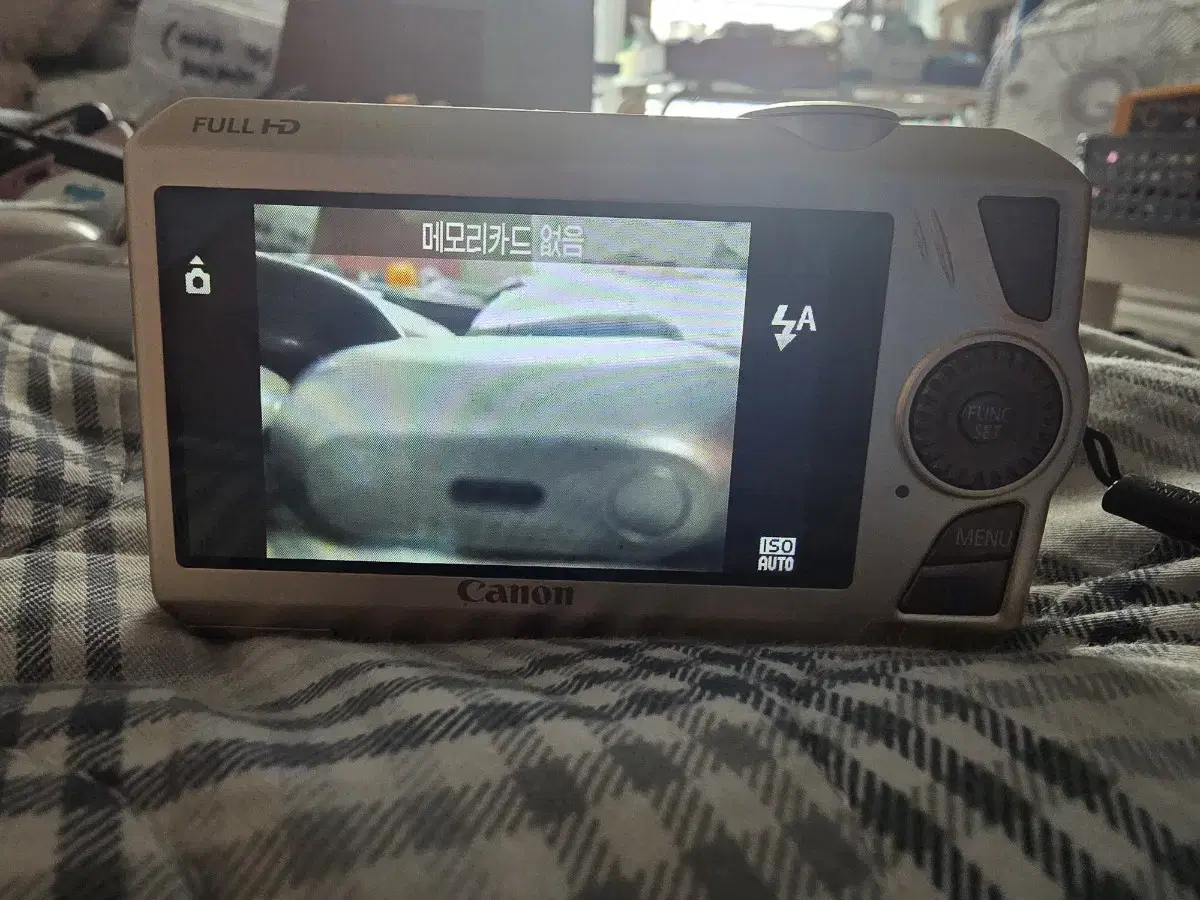 캐논 IXUS 1000 HS 카메라 팝니다.