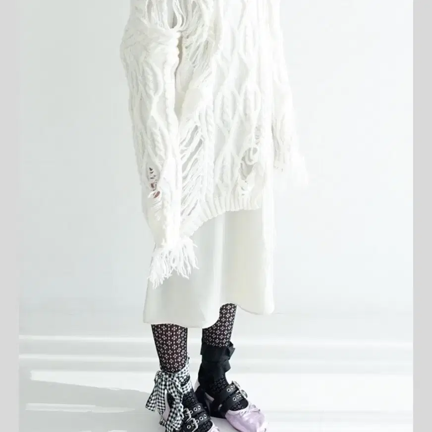 샵페어리 damaged tassel loose knit 데미지 니트