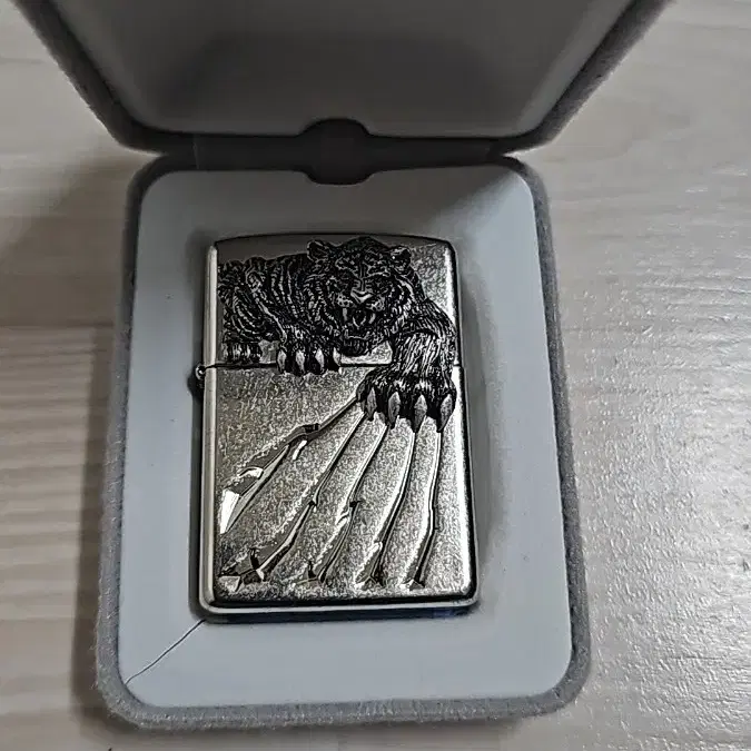 (새상품) 지포 Zippo KW A TIGER  CLAW NA 정품